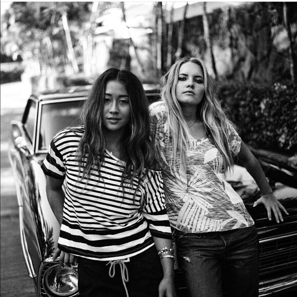 Roxy Serenity Now Palm Print Pattern Hawaiian Tropical Split Hem Pocket Tee XS - Picture 2 of 6